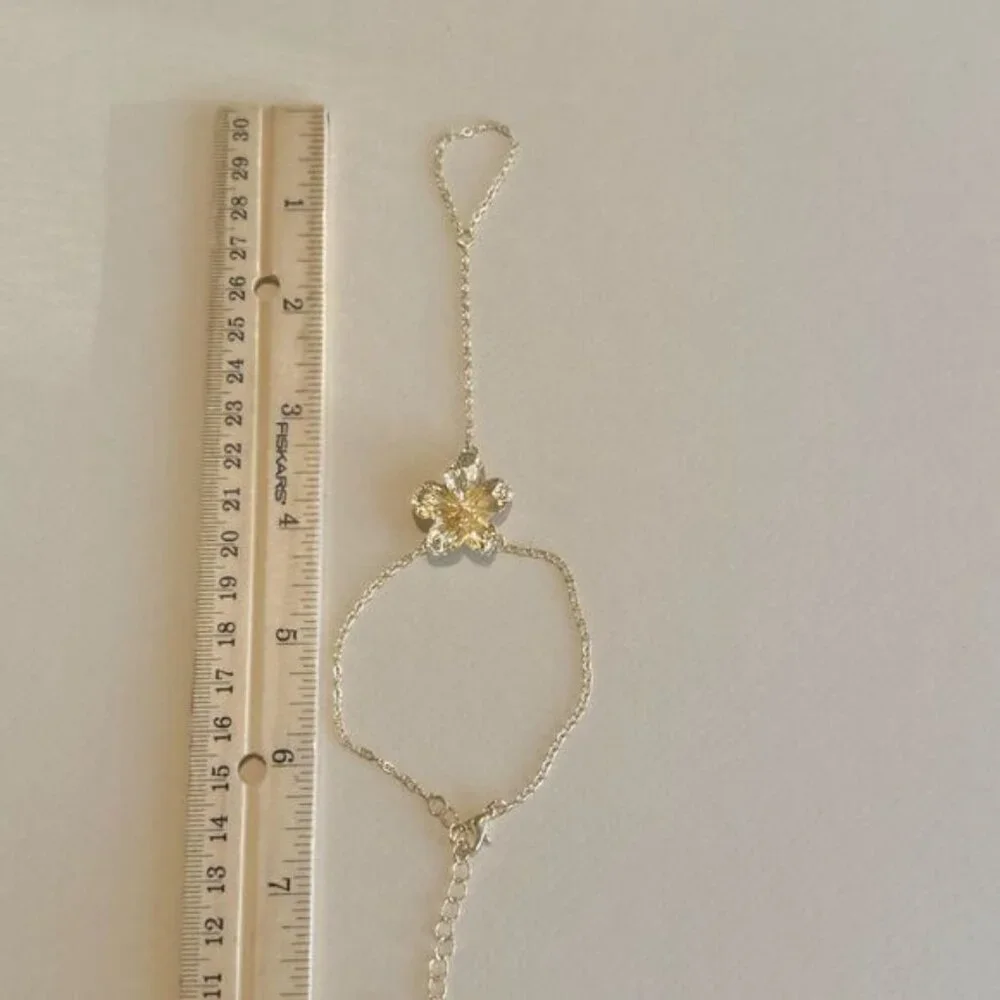 Flower Hand Chain Bracelet S879 - Picture 5 of 5